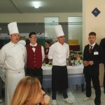Gli alunni con i docenti di esercitazioni tecnico pratiche di cucina Rapisarda e Baudo